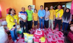 100044.651-cepat-tanggap-dinsos-barito-selatan-salurkan-bantuan-darurat-untuk-korban-ablasi-sungai-barito-3-kk-terdampak-1